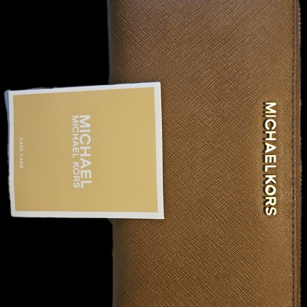 Michael Kors Large Continental Wallet Cross Grain Leather